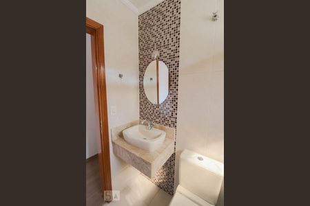 Casa à venda com 186m², 3 quartos e 2 vagas Casa à venda com 186m², 3 quartos e 2 vagasBanheiro