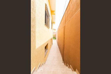 Casa à venda com 150m², 3 quartos e 2 vagasCorredor externo