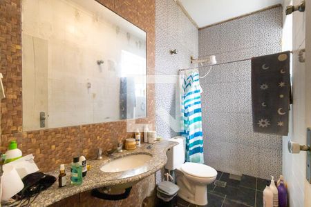 Casa à venda com 210m², 4 quartos e 2 vagas Casa à venda com 210m², 4 quartos e 2 vagasBanheiro Quarto 2