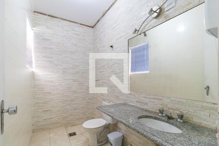 Casa à venda com 210m², 4 quartos e 2 vagas Casa à venda com 210m², 4 quartos e 2 vagasBanheiro