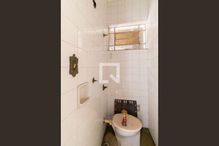 Casa à venda com 210m², 4 quartos e 2 vagas Casa à venda com 210m², 4 quartos e 2 vagasBanheiro de serviço