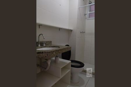 Banheiro de apartamento para alugar com 3 quartos, 70m² em Teresópolis, Porto Alegre