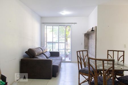 Sala de apartamento para alugar com 3 quartos, 70m² em Teresópolis, Porto Alegre