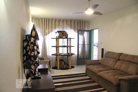 Sala parte de baixo de casa à venda com 5 quartos, 150m² em Vila Graciosa, São Paulo