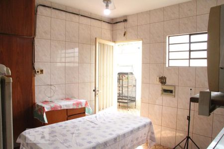 Casa à venda com 150m², 5 quartos e 3 vagasCozinha Fundos