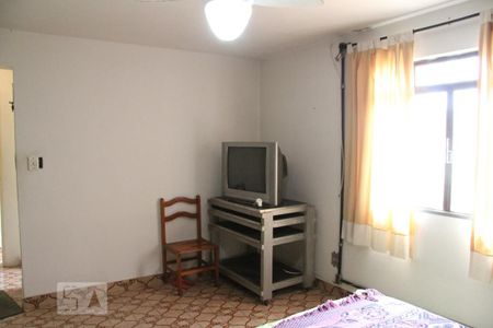 Casa à venda com 150m², 5 quartos e 3 vagasQuarto Fundos