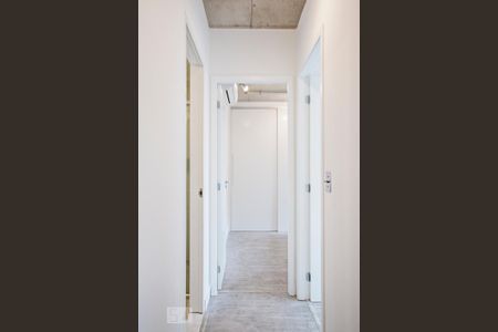 Apartamento para alugar com 72m², 2 quartos e 1 vaga Apartamento para alugar com 72m², 2 quartos e 1 vagaHall dos Quartos e Banheiro