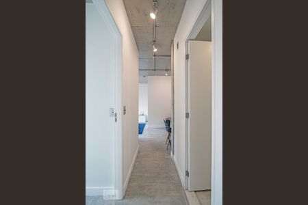 Apartamento para alugar com 72m², 2 quartos e 1 vaga Apartamento para alugar com 72m², 2 quartos e 1 vagaHall dos Quartos e Banheiro