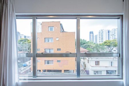 Apartamento para alugar com 72m², 2 quartos e 1 vaga Apartamento para alugar com 72m², 2 quartos e 1 vagaJanela da Sala de Estar
