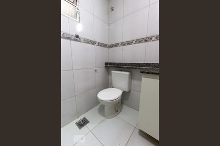 Apartamento para alugar com 80m², 2 quartos e sem vaga Apartamento para alugar com 80m², 2 quartos e sem vagaBanheiro Corredor
