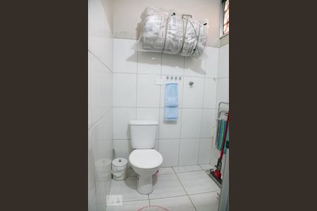 Casa à venda com 107m², 4 quartos e 2 vagasBanheiro 3