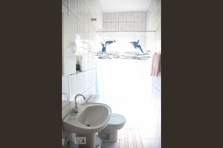 Casa à venda com 107m², 4 quartos e 2 vagasBanheiro 1