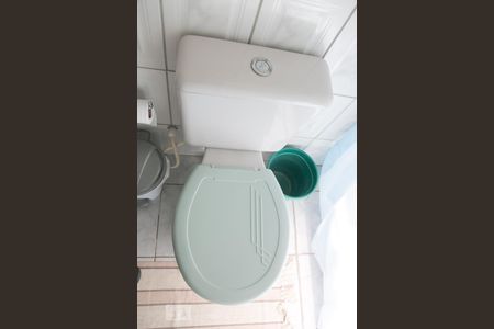 Casa à venda com 107m², 4 quartos e 2 vagasDetalhe banheiro 1