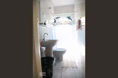 Casa à venda com 107m², 4 quartos e 2 vagasBanheiro 1