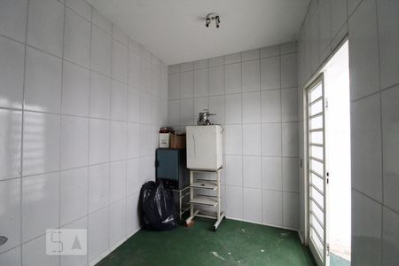 Casa à venda com 140m², 3 quartos e sem vaga Casa à venda com 140m², 3 quartos e sem vagaLavanderia 1