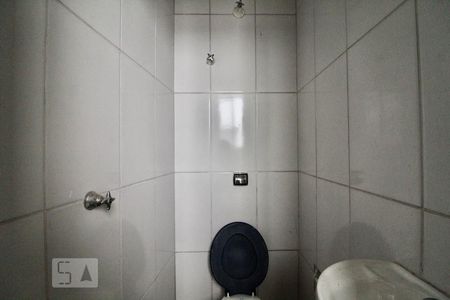 Casa à venda com 140m², 3 quartos e sem vaga Casa à venda com 140m², 3 quartos e sem vagaBanheiro de Serviço