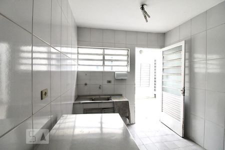 Casa à venda com 140m², 3 quartos e sem vaga Casa à venda com 140m², 3 quartos e sem vagaCozinha