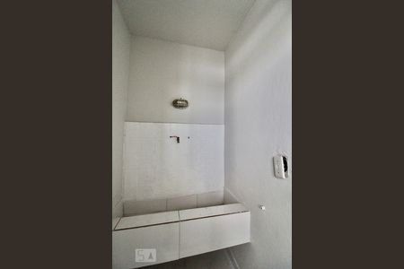 Casa à venda com 140m², 3 quartos e sem vaga Casa à venda com 140m², 3 quartos e sem vagaLavanderia 2