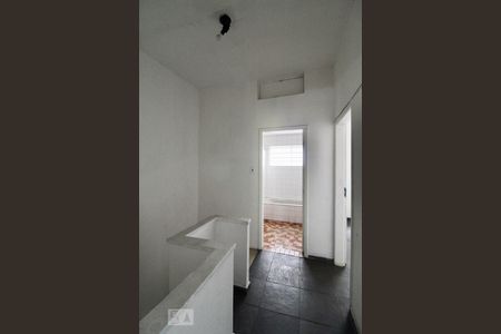 Casa à venda com 140m², 3 quartos e sem vaga Casa à venda com 140m², 3 quartos e sem vagaCorredor