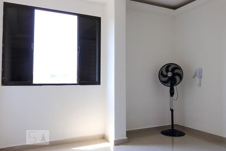 Quarto de kitnet/studio para alugar com 1 quarto, 50m² em Centro, Mogi das Cruzes