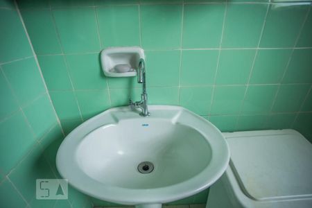 Casa à venda com 80m², 3 quartos e 2 vagas Casa à venda com 80m², 3 quartos e 2 vagasBanheiro Suite - Torneira