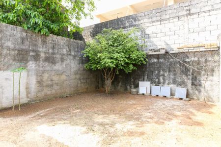 Casa para alugar com 90m², 2 quartos e 4 vagasQuintal