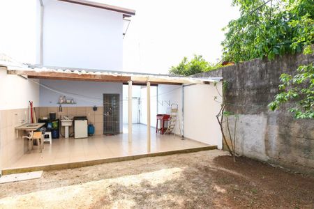 Casa para alugar com 90m², 2 quartos e 4 vagasQuintal