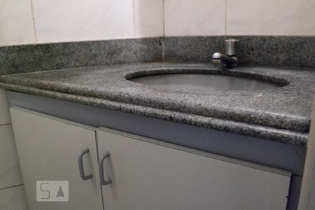 Apartamento à venda com 93m², 4 quartos e 1 vagaBanheiro - Torneira