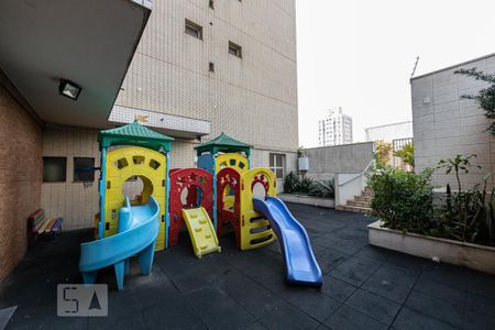 Apartamento à venda com 210m², 4 quartos e 5 vagasÁrea Comum - Playground