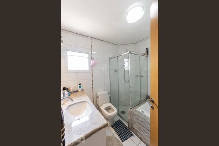 Apartamento à venda com 210m², 4 quartos e 5 vagasBanheiro Suite 2