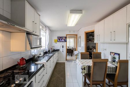 Apartamento à venda com 210m², 4 quartos e 5 vagasCozinha