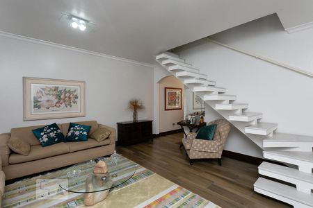 Sala de casa à venda com 4 quartos, 140m² em Vila Madalena, São Paulo