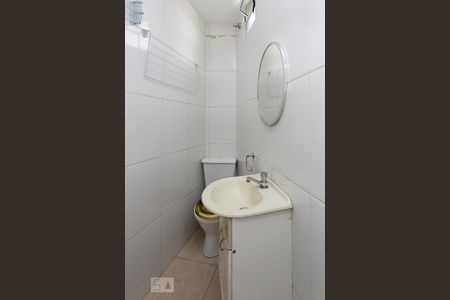 Casa à venda com 140m², 4 quartos e 3 vagas Casa à venda com 140m², 4 quartos e 3 vagasBanheiro de Serviço