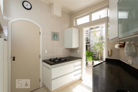 Casa à venda com 140m², 4 quartos e 3 vagas Casa à venda com 140m², 4 quartos e 3 vagasCozinha