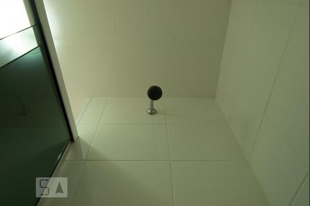 Apartamento à venda com 40m², 1 quarto e sem vagaChuveiro