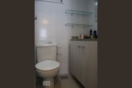 Apartamento à venda com 78m², 2 quartos e 1 vagaBanheiro da Suíte