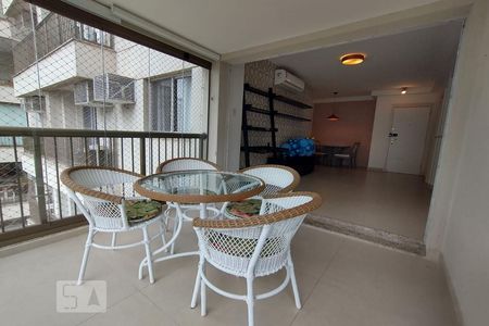 Apartamento à venda com 78m², 2 quartos e 1 vagaVaranda