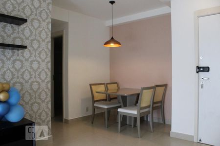 Apartamento à venda com 78m², 2 quartos e 1 vagaSala