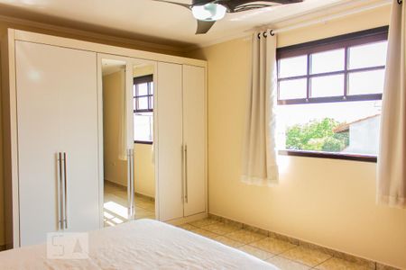 Casa à venda com 271m², 3 quartos e 3 vagas Casa à venda com 271m², 3 quartos e 3 vagasSuíte 2