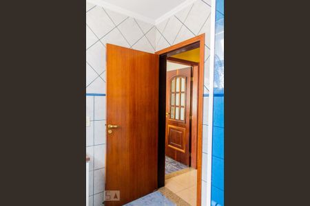 Casa à venda com 271m², 3 quartos e 3 vagas Casa à venda com 271m², 3 quartos e 3 vagasBanheiro