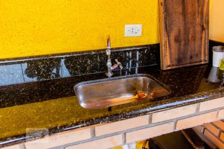 Casa à venda com 271m², 3 quartos e 3 vagas Casa à venda com 271m², 3 quartos e 3 vagasPia