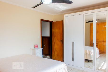 Casa à venda com 271m², 3 quartos e 3 vagas Casa à venda com 271m², 3 quartos e 3 vagasSuíte 2