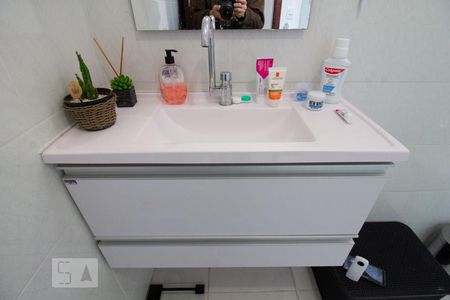 Casa à venda com 500m², 4 quartos e 6 vagasDetalhe banheiro