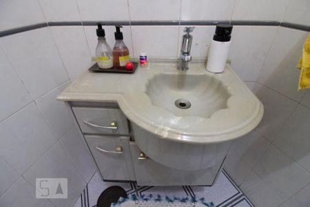 Detalhe Lavabo de casa à venda com 4 quartos, 500m² em Vila Rosalia, Guarulhos