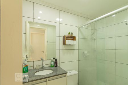 Banheiro de apartamento à venda com 2 quartos, 47m² em Sarandi, Porto Alegre
