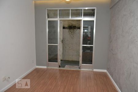 Sala  de apartamento para alugar com 1 quarto, 40m² em Praia da Bandeira, Rio de Janeiro