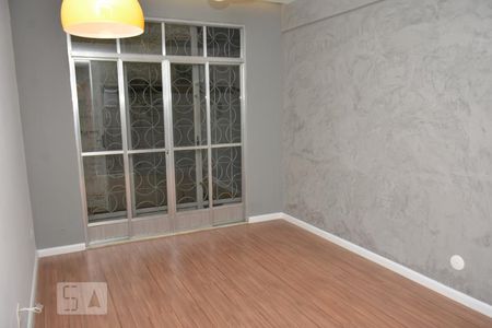 Sala  de apartamento para alugar com 1 quarto, 40m² em Praia da Bandeira, Rio de Janeiro