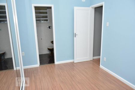 Quarto com suite  de apartamento para alugar com 1 quarto, 40m² em Praia da Bandeira, Rio de Janeiro