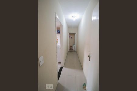 Casa à venda com 130m², 3 quartos e 2 vagas Casa à venda com 130m², 3 quartos e 2 vagasCorredor