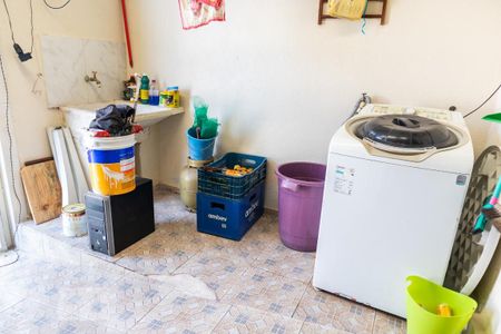 Casa à venda com 25m², 1 quarto e 1 vagaÁrea de serviço